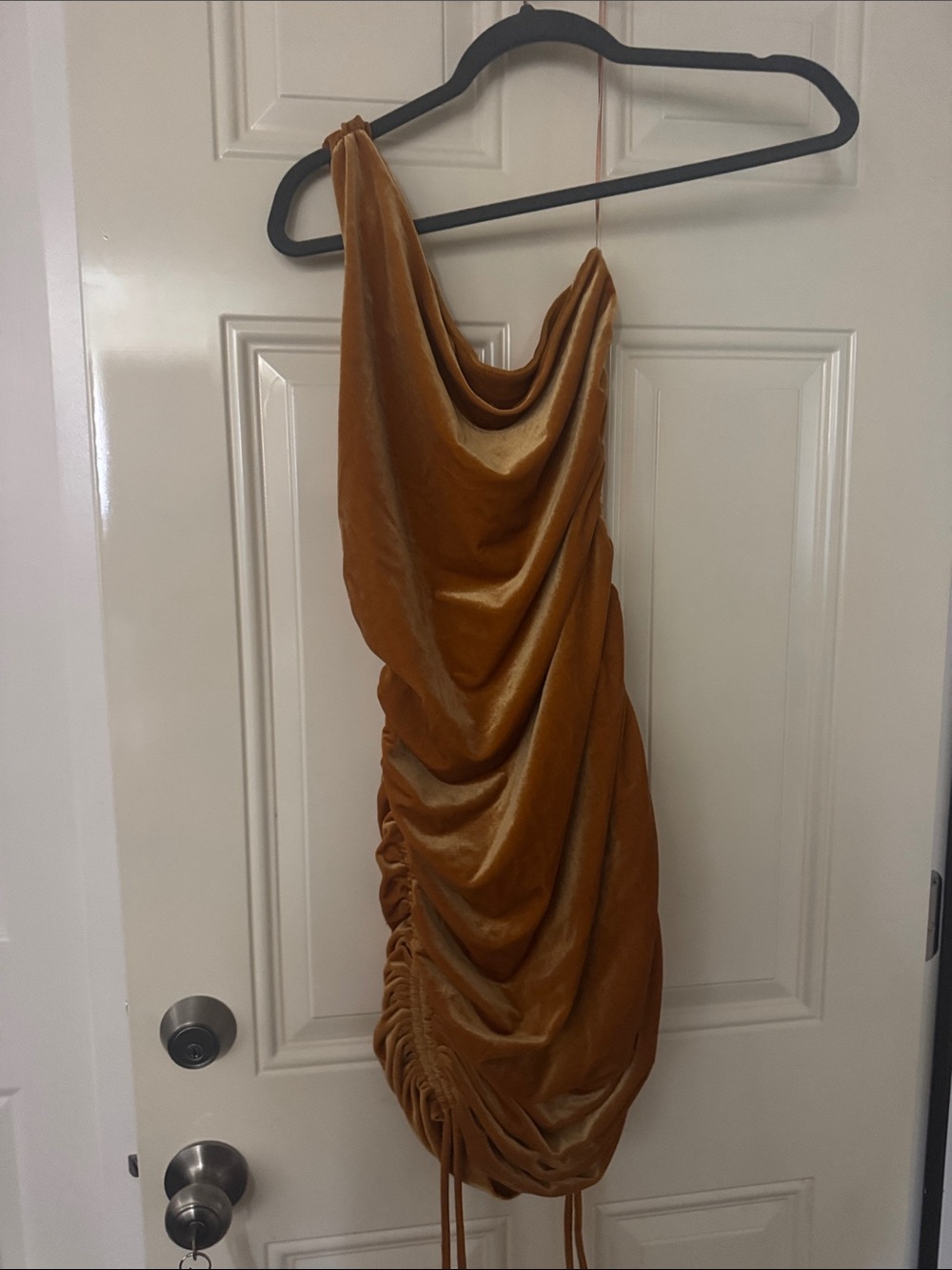 House of Harlow 1960 One-Shoulder Draped Velvet Dress in Caramel